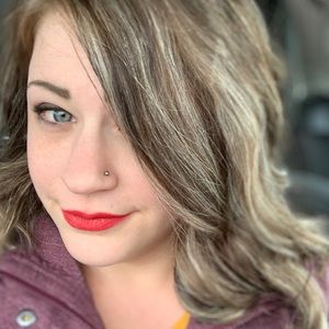 Meet your Posher, Laura